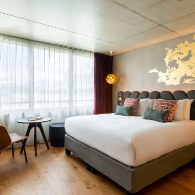 Renaissance Bordeaux Hotel Hotels near La Cite du Vin