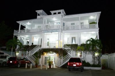 Hotel Exterior The Great House Inn Photo