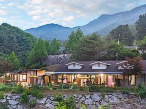 Gapyeong Cheongsol Pension