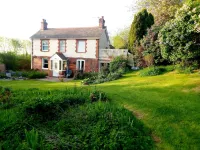 Cosy Axminster Studio with Extra Beds Hotels in Dalwood