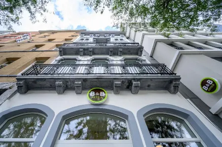 B&B Hotel Brussels Centre Gare du Midi Отели рядом со станцией Брюссель-Южная железнодорожная станция