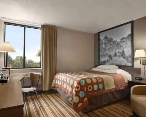 Super 8 by Wyndham Redfield Hotels in Redfield