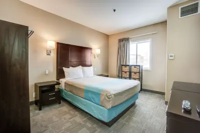 紅鹿6號汽車旅館 ENMAX Centrium附近的飯店