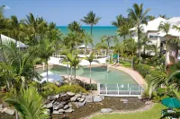 Coral Sands Beachfront Resort - Pools