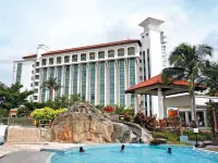 Nilai Springs Resort Hotel - Pool