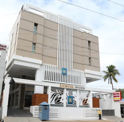 Kiscol Grands Hotel Отели рядом с достопримечательностью «Ayappan Pooja Sangam Temple»