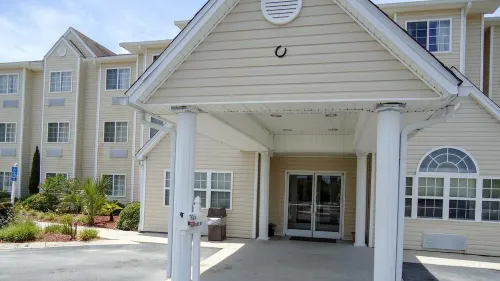Americas Best Value Inn & Suites Brunswick - 2-Star