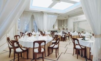 Hotel Pałac Romantyczny - Housity