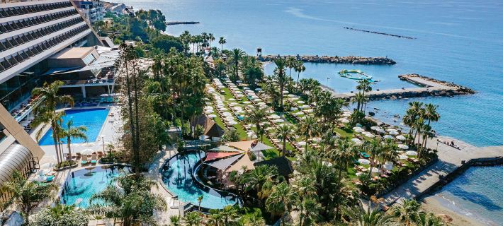 Amathus Beach Hotel Limassol Hotele w: Limassol