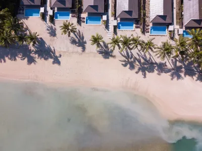 First Landing Beach Resort & Villas Отели в г. Остров Бекана