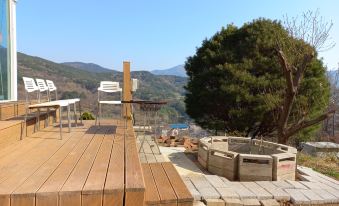 Yeongnam Alps House