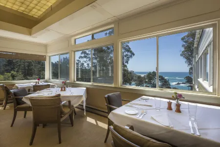 Heritage House Resort & Spa Отели рядом с достопримечательностью «Mendocino Grove»