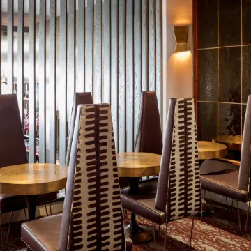 Charlesmark Hotel Отели рядом с достопримечательностью «Церковь Троицы»