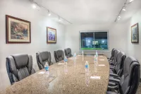 Ramada by Wyndham Tuscaloosa