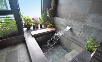 21 Jiaoxi Hot Spring Hotel