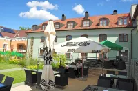 Hotel Harom Gunar Các khách sạn ở Kecskemet