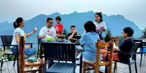 Zhangjiajie Ldyllic Pondside Timber Lodge Public Areas Photos