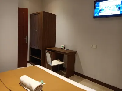 Mottomo Inn Manado Wanea 호텔