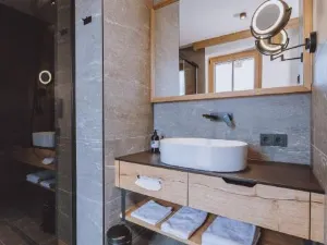 Zaglgut Hotel-Chalets Wellness & Views with Summer Card Included