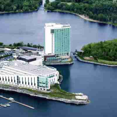 Hilton Lac Leamy Hotel Exterior