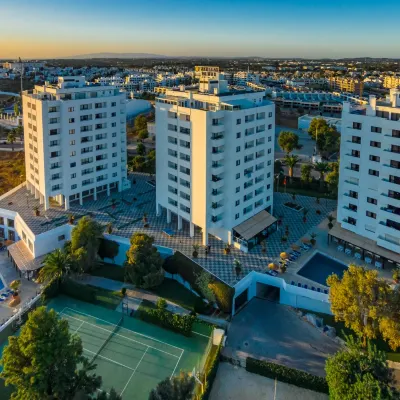 Janelas do Mar Apartamentos Turisticos โรงแรมใกล้หาด Oura Beach
