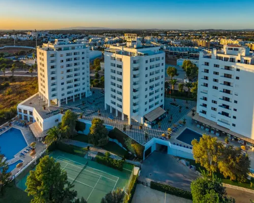 Janelas do Mar Apartamentos Turisticos Các khách sạn gần Nhà hát CCI Grand Lille