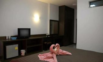 Ruysuk Hotel & Swimming Pool - Housity