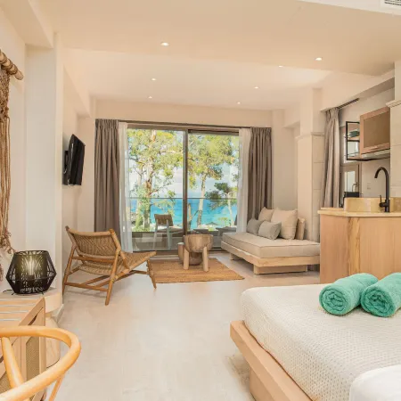Mako Sea & Suites
