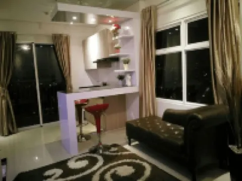 Central Park Mall Madison Park Apartment