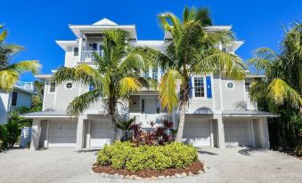 Malibu Beach - Housity