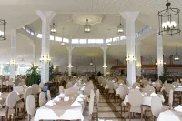 Club & Hotel Letoonia - breakfast