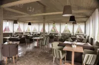 Zagorodnogo Kluba Olhovka Hotel Отели рядом с достопримечательностью «Часовня Александра Невского»