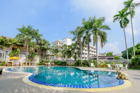 Tycoon Place Garden Отели рядом с достопримечательностью «Bann sukhawadee»