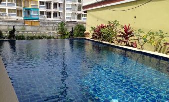 Green Harbor Hotel & Service Apartment