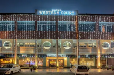 Hotel Western Court Panchkula Hotels near पार्क 1