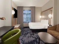 Fairfield Inn & Suites Charleston Hotels near Heritage Towers