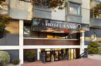 Kimpton Hotel Enso Các khách sạn gần College of Science and Engineering
