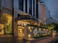 DoubleTree by Hilton Bangkok Ploenchit Hotels near BTS - Phloen Chit