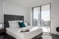 Argo Serviced Apartments Hotel dekat Fresh on Crown Caffe