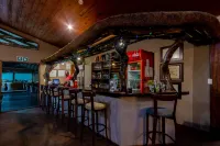 Emdoneni Lodge with Zululand Cat Conservation Project - bar