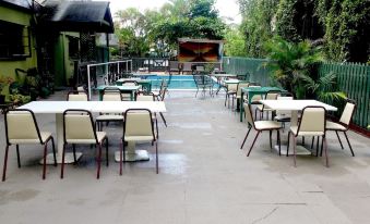 Pineapple Suites - Housity