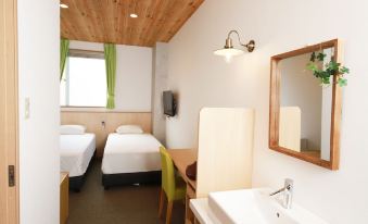 Hiroshima Peace Hotel - Hostel