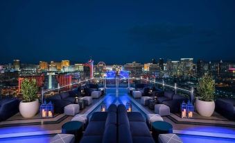Panoramic Strip Views Open Balcony Free Parking High Floor Sleeps 4