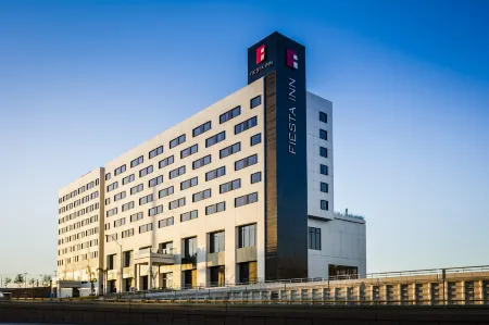 Fiesta Inn Chihuahua Fashion Mall Отели рядом со станцией Chepe Station