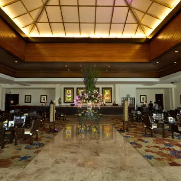 Waterfront Airport Hotel and Casino – Mactan