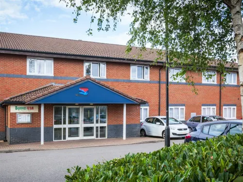 Travelodge Hotel - Milton Keynes Old Stratford - Разрешено размещения с домашними животными