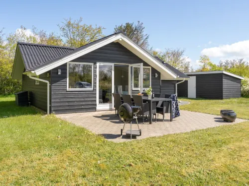 "Ingward" - 300m to the Fjord Hotels in Tarm