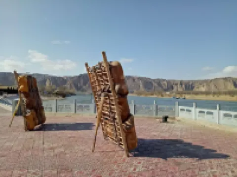 Yellow River Stone Forest Red Apple Ecological Garden Restaurant