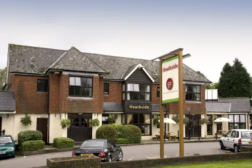 Premier Inn Epsom South - parkir
