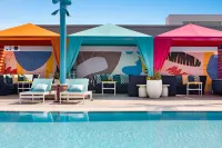 Lake Nona Wave Hotel - Romantic